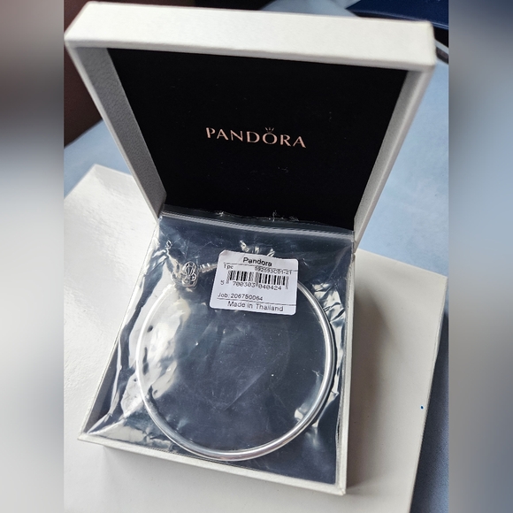 Pandora Butterfly Clasp Sterling Silver Bangle Size 8.5"  New in box! - Picture 7 of 7